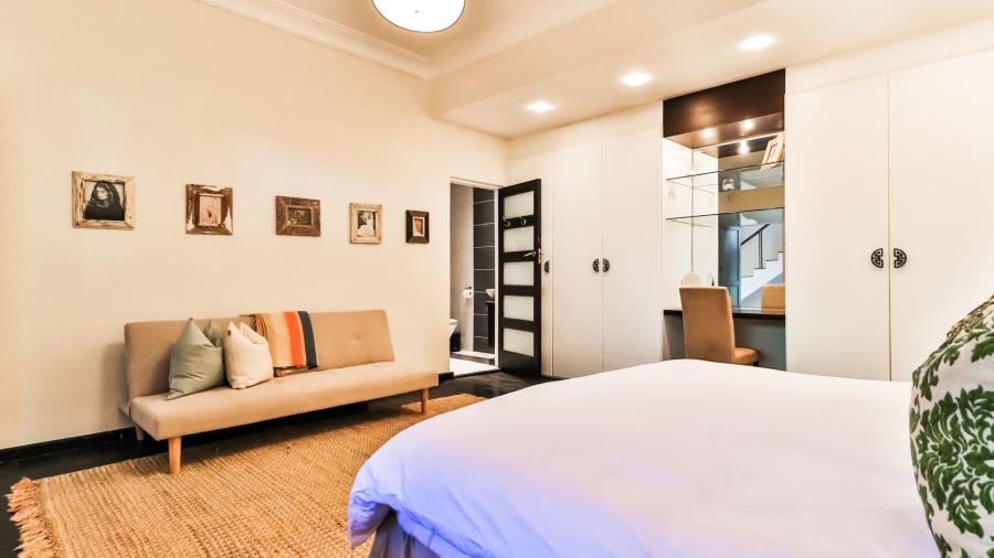 2 Bedroom Property for Sale in Sea Point Western Cape